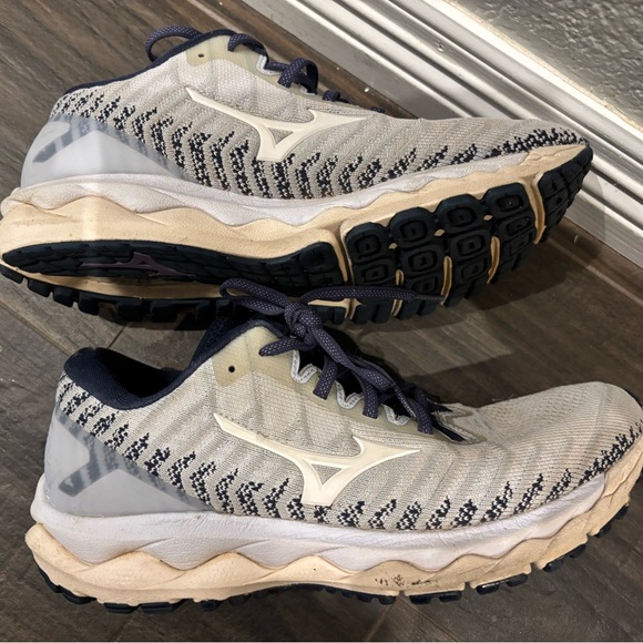 Mizuno Wave Sky Running Shoe Women 8.5 - Picture 4 of 5